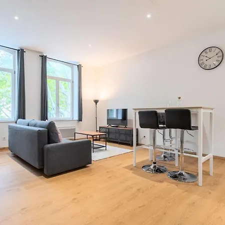 Centre - Beautiful 1 Bedroom Appartement